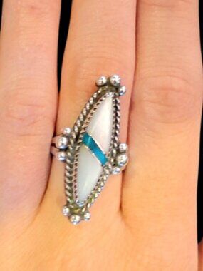 1970’s Vintage Mother of Pearl/Turquoise Inlay 925 Sterling Silver Ring Size 7.5